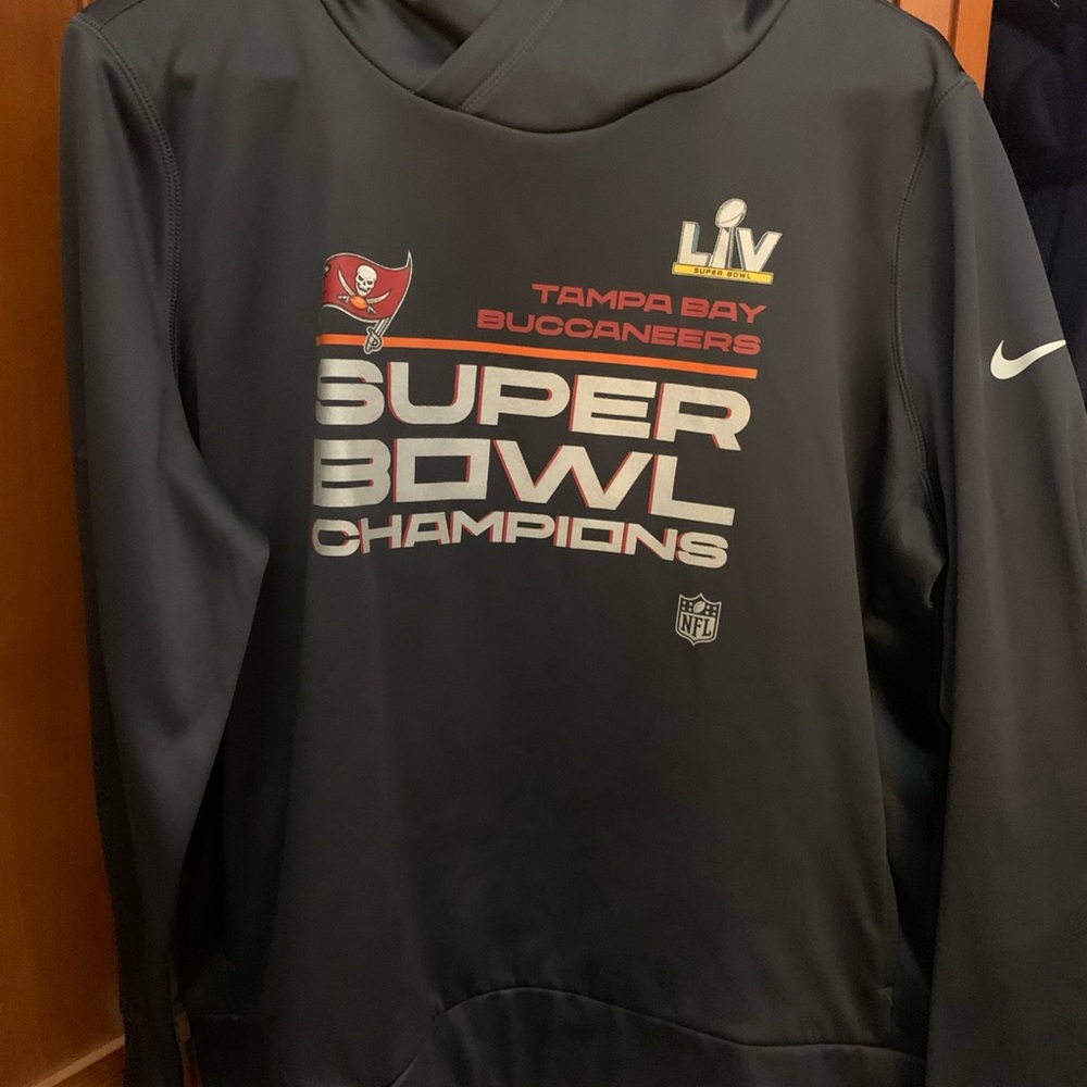 Tampa Bay Bucs Super Bowl pullover by Nike